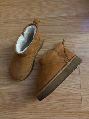 Kids Cozy Ankle Winter Boots in Chestnut Brown